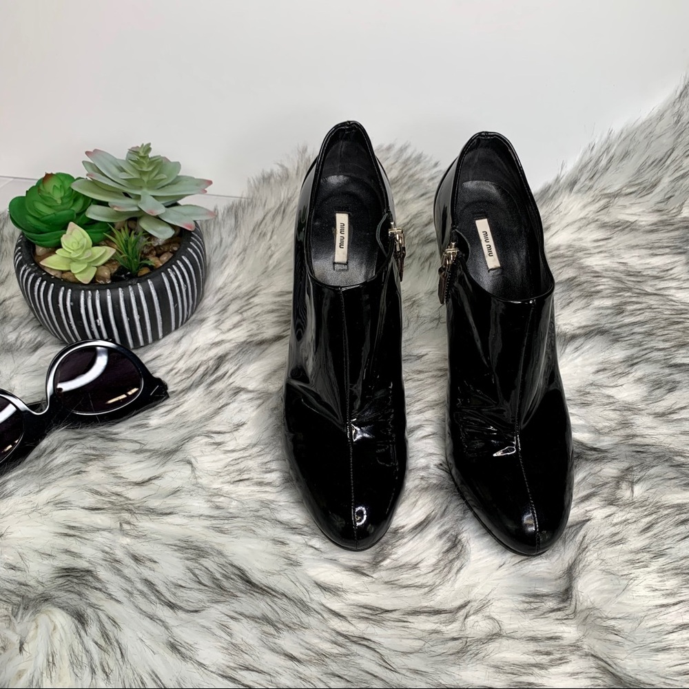 MIU MIU Minimalist Quiet Luxury Italian Patent Leather Ankle Boots, 37.5/7.5 - Picture 9 of 16